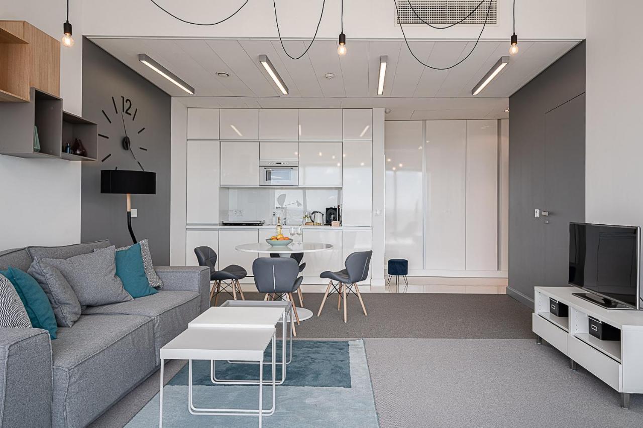 Rentplanet - Apartament Sky Tower 브로츠와프 외부 사진