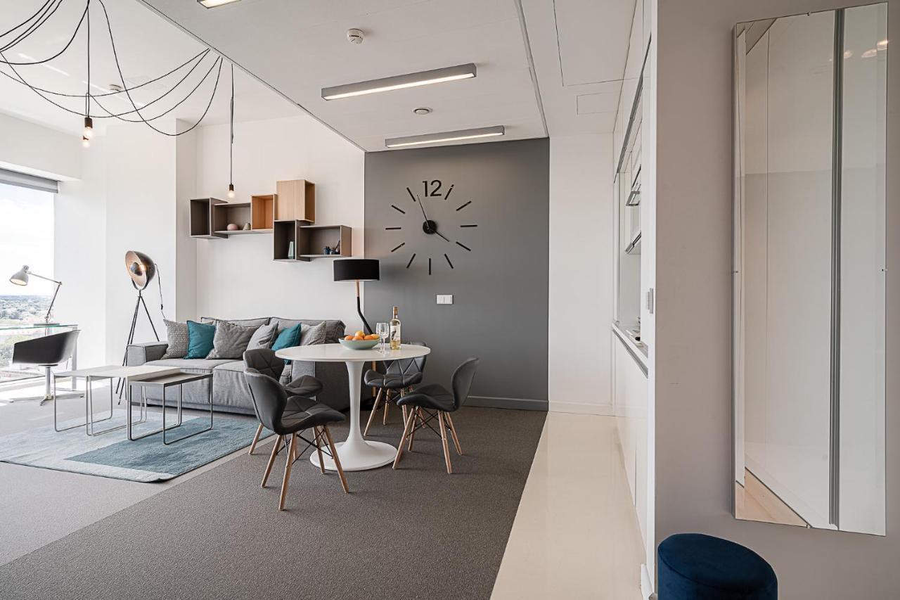 Rentplanet - Apartament Sky Tower 브로츠와프 외부 사진